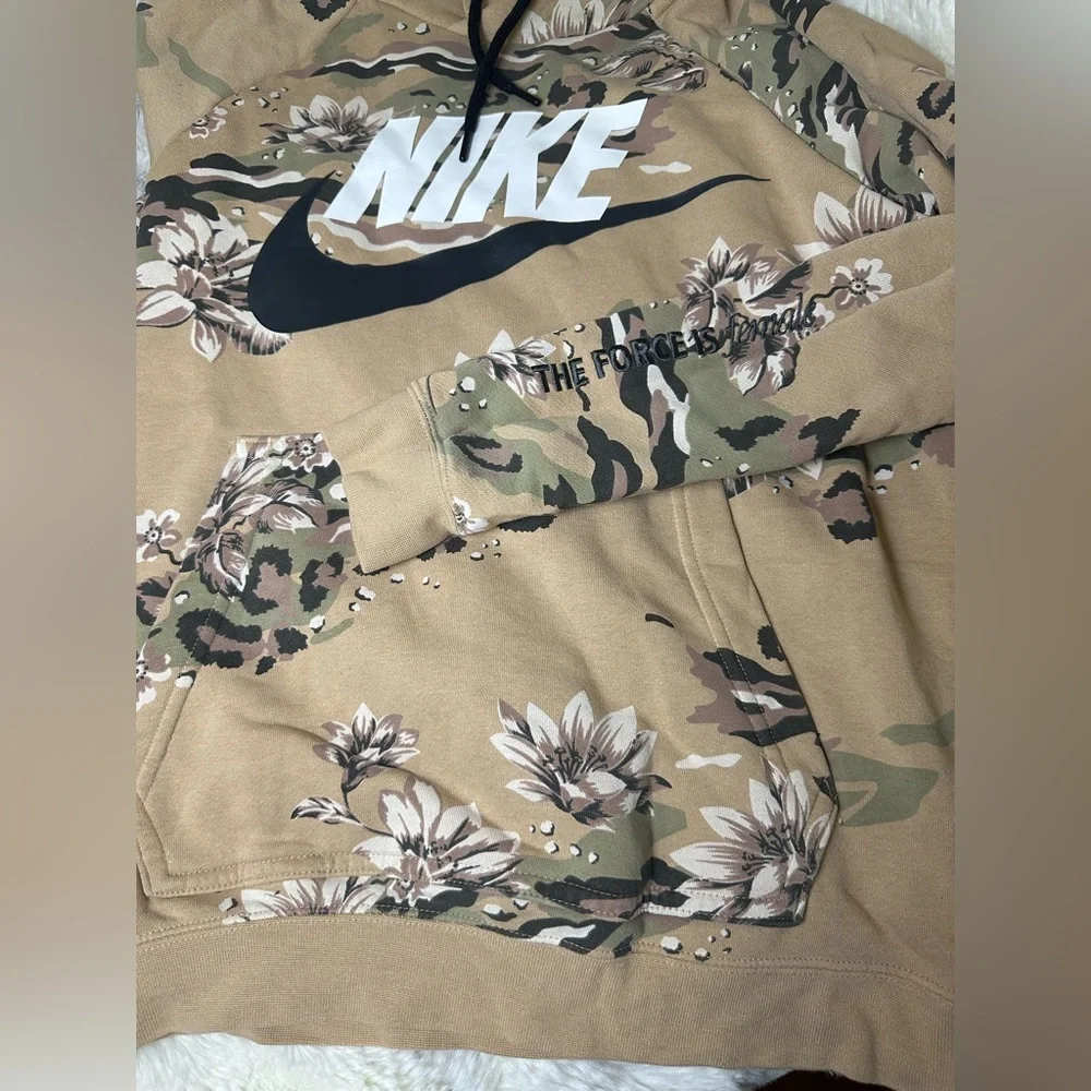 Nike Tan Floral Camouflage Hoodie - Picture 3 of 3